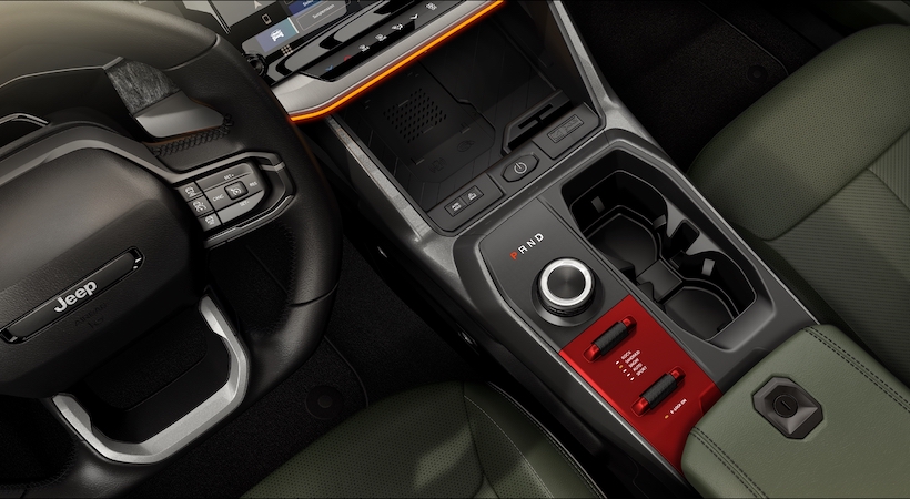 El interior del Las llantas del Jeep Wagoneer S 2024 