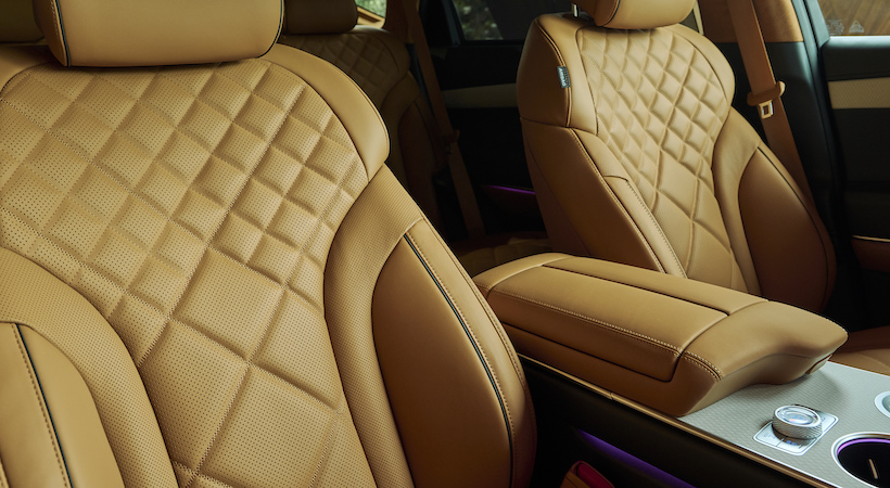 Los asientos del interior del Genesis GV80 SUV 2025