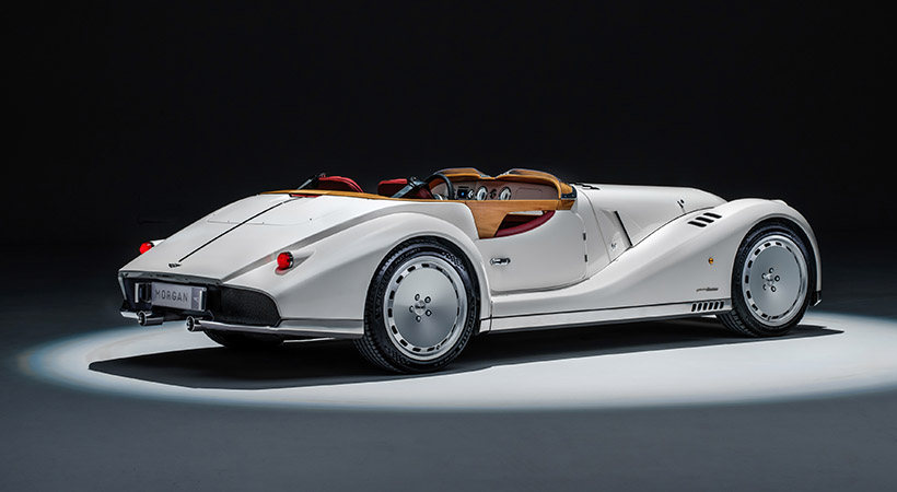 Este atractivo roadster presume una carrocería de aluminio moldeada a mano que requirió más de 250 horas para completarse. Foto: Morgan