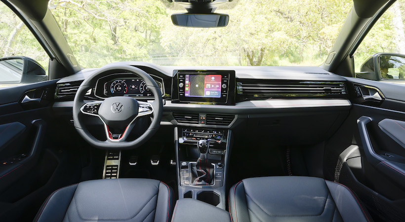 El interior del Volkswagen Jetta GLI 2025. Foto: Volkswagen
