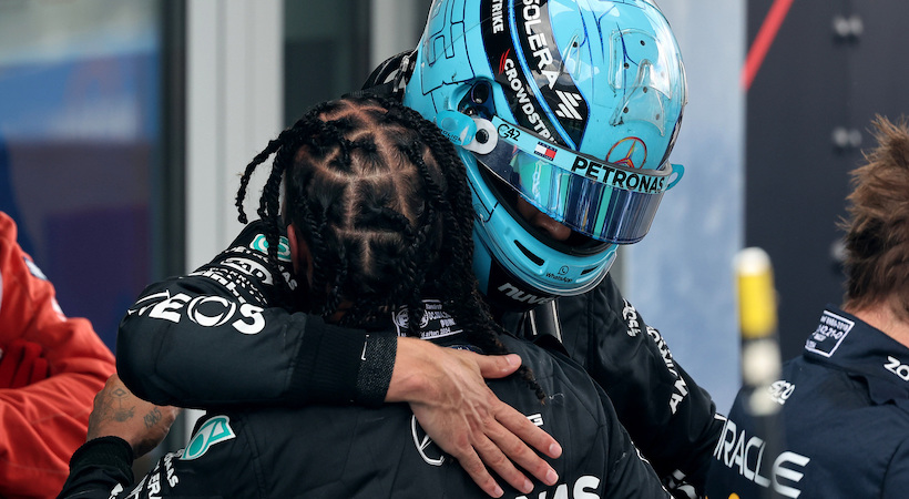 George Russell y Lewis Hamilton durante el Gran Premio de España 2024. Foto: Mercedes/Sam Bloxham