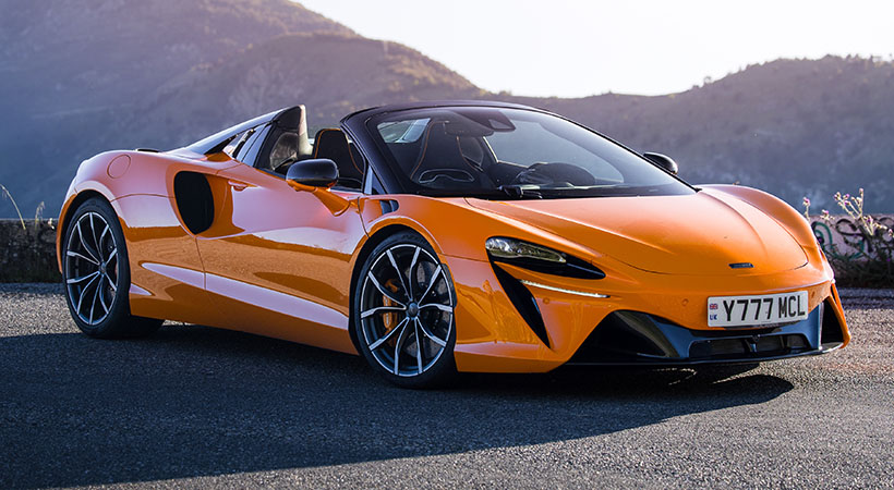 Con su diseño llamativo, su potente motor híbrido, su lujoso interior y su emocionante experiencia de conducción, el Artura está preparado para redefinir lo que puede ser un superdeportivo moderno. Foto: McLaren