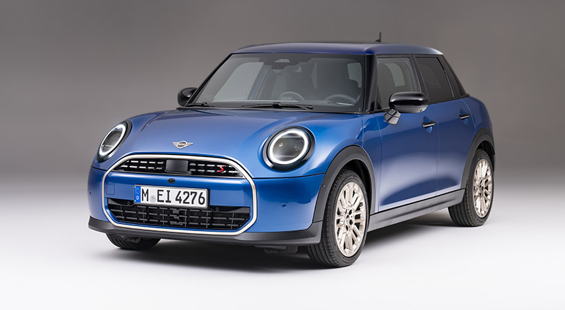 El diseño de la sección frontal destaca por sus faros redondos y la parrilla delantera octogonal. Foto: Mini