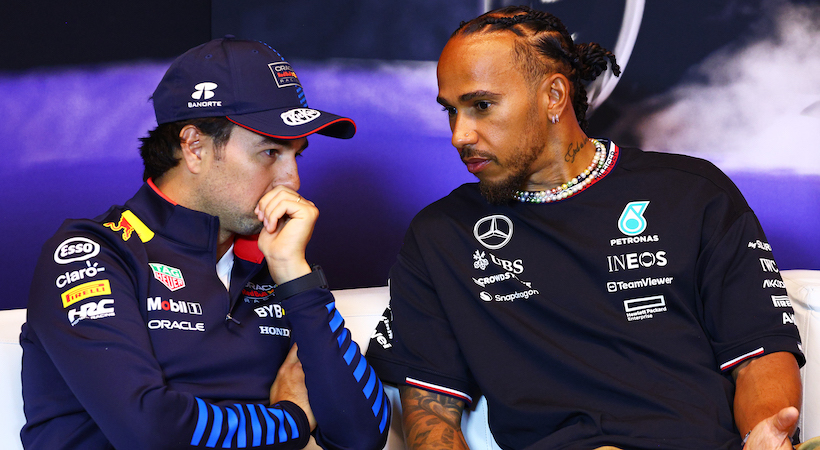 Sergio Pérez y Lewis Hamilton durante el fin de semana del Gran Premio de Canadá 2024. Foto: Clive Rose/Red Bull
