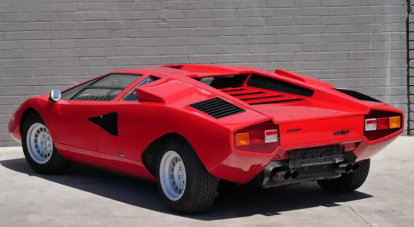 Aunque el estado actual del vehículo parece impecable, la información dice que no siempre fue así. Foto: Bring a Trailer