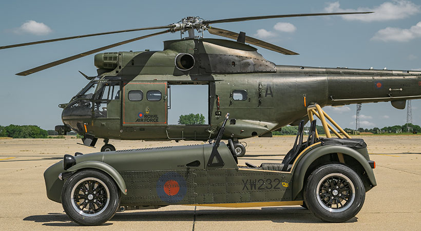 El chasis también imita la aeronave bajo la superficie, con un acabado en 'Arena del Desierto'. Foto: Caterham