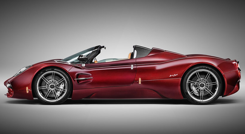 Este hiperdeportivo rueda sobre rines de 21 pulgadas en el frente y 22 pulgadas en la parte trasera. Foto: Pagani