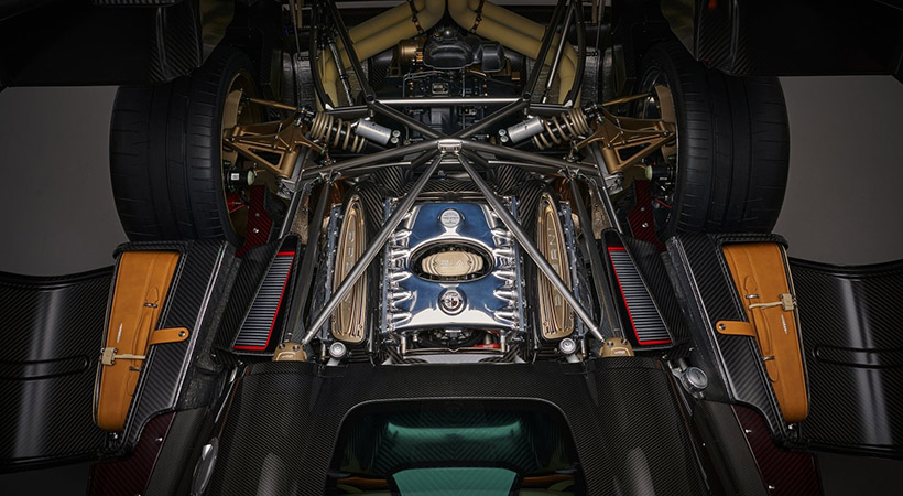 El corazón del Pagani Utopia Roadster es el mismo motor V12 biturbo de 6.0 litros de ascendencia Mercedes-Benz que también equipa el coupé. Foto: Pagani