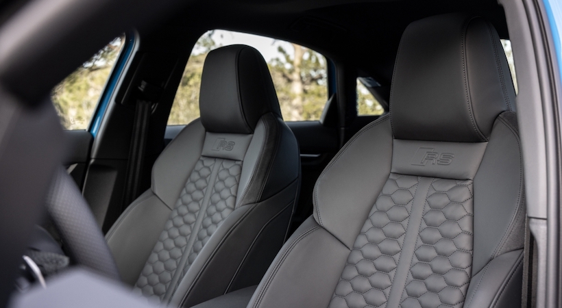 Los asientos de cuero Nappa fino con costuras en forma de panal. Foto: Audi