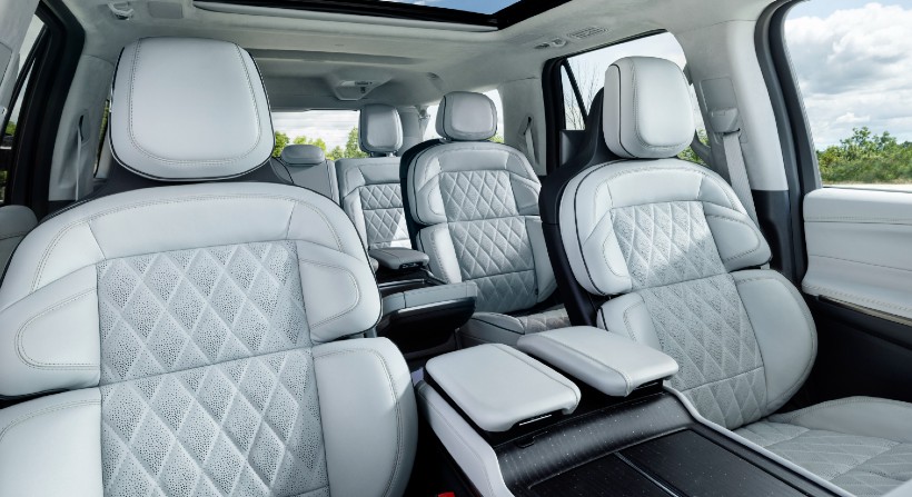 Los asientos de la segunda fila ahora cuenta con ajuste de posiciones y muchas otras ventajas más. Foto: Lincoln