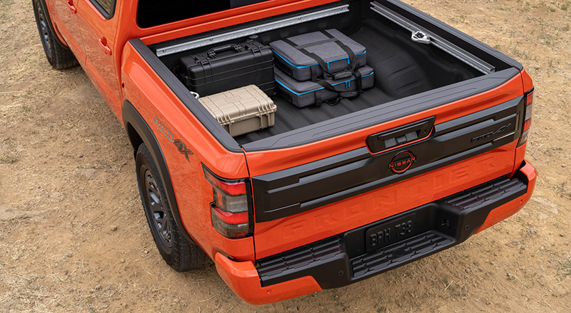 Otros cambios incluyen una opción de Crew Cab con una distancia entre ejes larga para los niveles Pro-4X y SL, que permite una cama de seis pies. Foto. Nissan
