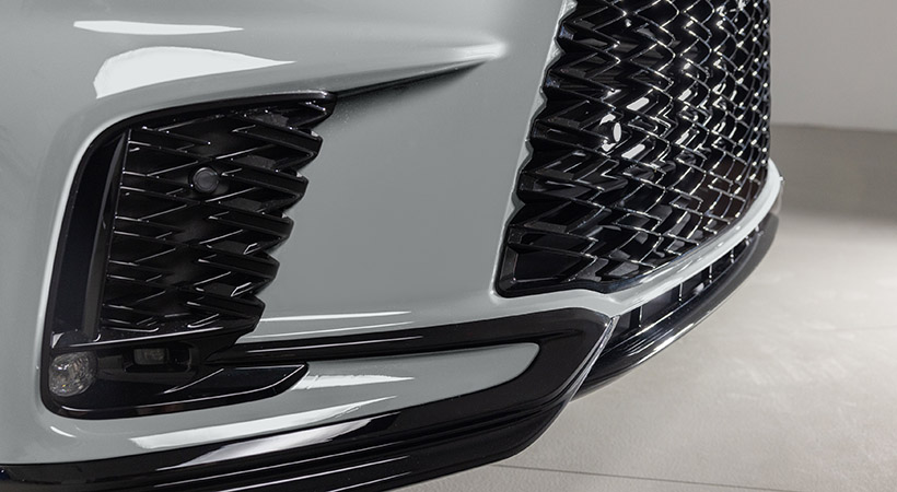 La variante F-Sport cuenta con una parrilla específica. Foto: Lexus