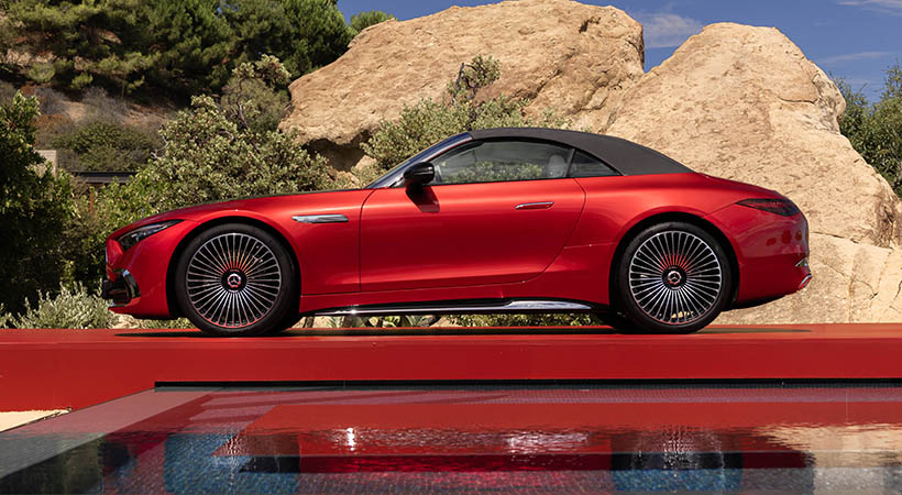 Der neue Mercedes-Maybach SL 680 Monogram Series für das ultimative Open-Air-Erlebnis (vorläufige Werte, Energieverbrauch kombiniert: 13,7l/100 km; CO2-Emissionen kombiniert: 312 g/km; CO2-Klasse: G)//The all-new Mercedes-Maybach SL 680 Monogram Series, for the ultimate open-air experience  (provisional figures, combined energy consumption: 13.7 l/100 km; combined CO2emissions: 312 g/km; CO2 class: G)