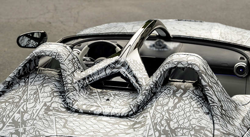 El halo aerodinámicamente optimizado inspirado en la Fórmula 1, compuesto por una barra curva fijada al chasis, sigue siendo parte del diseño. Foto. Mercedes-AMG 