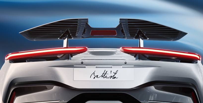 n la parte posterior destaca el enorme alerón. Foto: Pininfarina