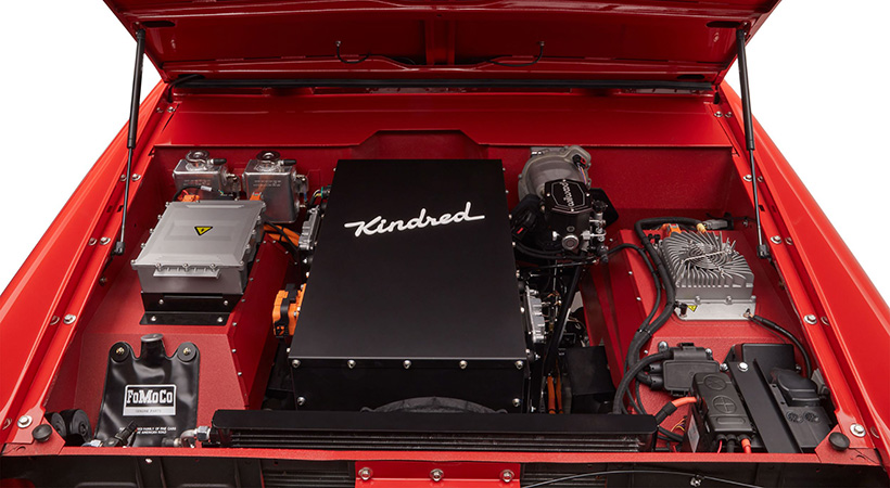 El Kindred EV Bronco sustituye el motor V8 de 5.0 litros del modelo tradicional por un sistema de tracción total con dos motores y una batería de 80 kWh. Foto: Kindred