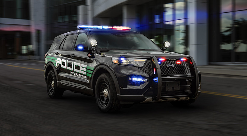 Este vehículo, que estará a la orden de las fuerzas de la ley, se mueve gracias a un motor V6 de aspiración natural que genera 285 caballos de fuerza. Foto: Ford