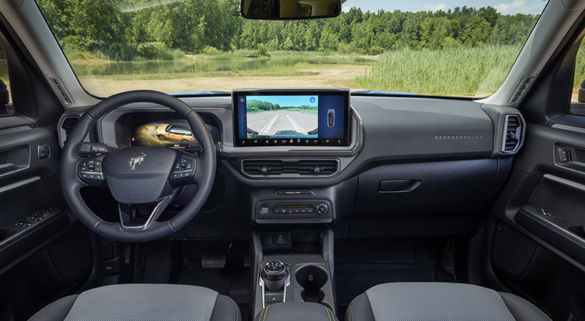 A nivel interior también tenemos importantes cambios, como una nueva pantalla de infotenimiento de 13.2 pulgadas con la más reciente generación del sistema SYNC 4 . Foto: Ford