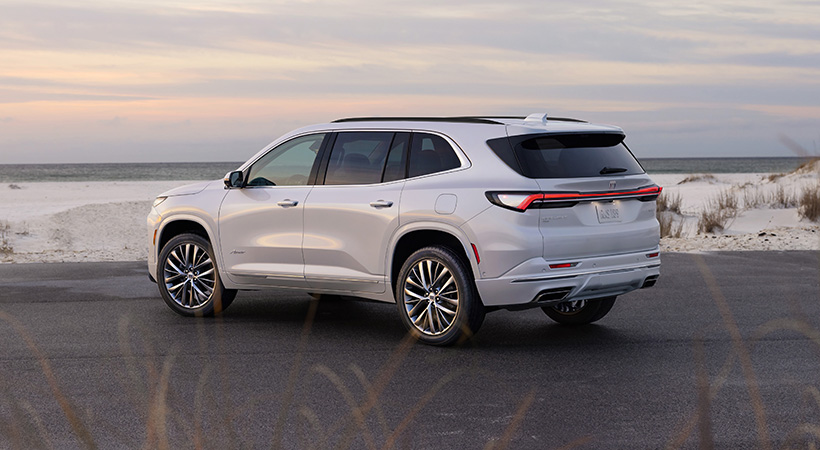 . Bajo su estilizado capó encontramos el nuevo motor turboalimentado de cuatro cilindros en línea y 2.5 litros. Foto: Buick 