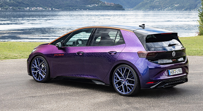 Dependiendo de la luz, el color puede variar de azul oscuro a violeta o incluso negro. Foto: Volkswagen