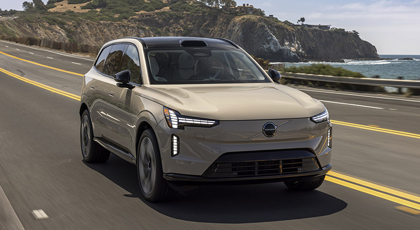 En esencia, la versión más potente incluye un motor trasero más grande, pero los motores coaxiales de imanes permanentes son los mismos en ambas versiones. Foto: Volvo