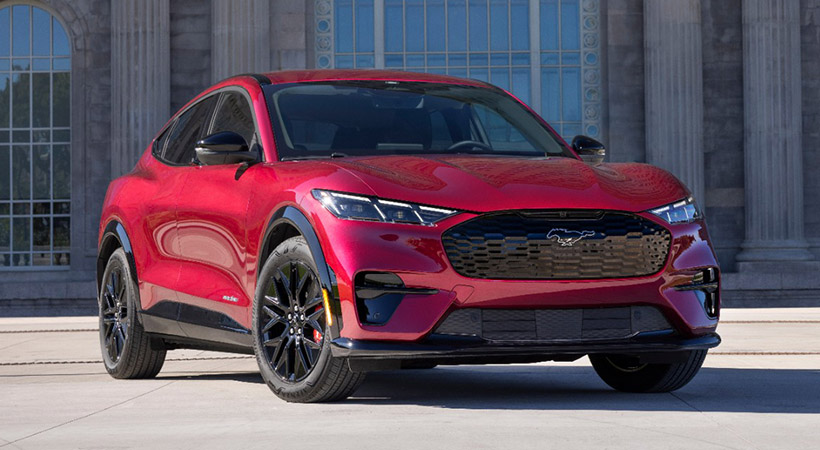 El Ford Mustang Mach-E 2025 en acabado Premium tiene a su disposición el nuevo Paquete de Apariencia Deportiva. Foto: Ford