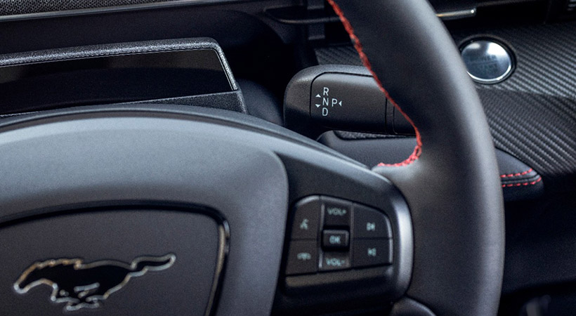 El dial de cambios se ha movido a la columna de dirección, Foto: Ford
