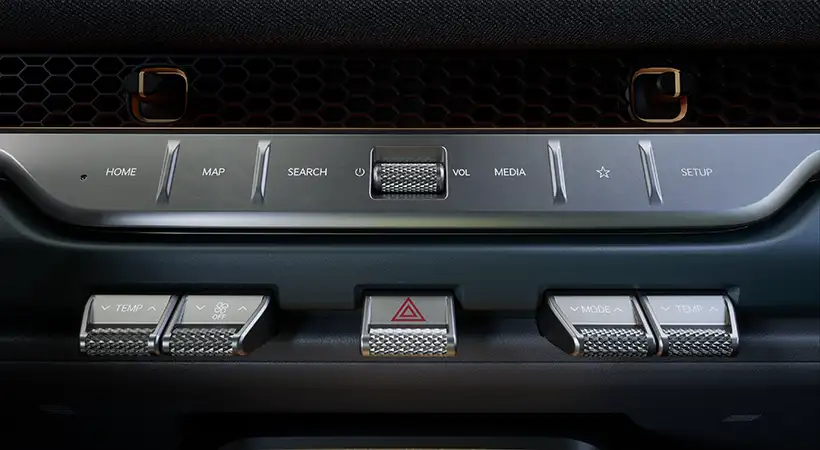 El interior conserva botones físicos. Foto: Kia