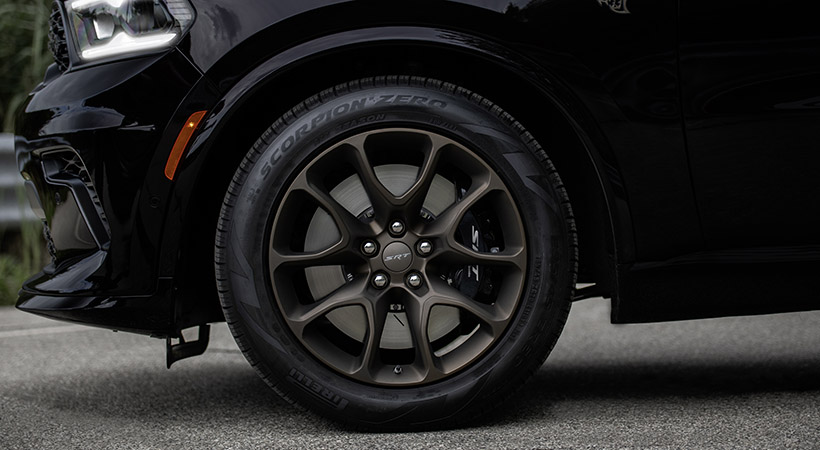 La lista de accesorios especiales incluye rines Brass Monkey de 20 x 10 pulgadas en acabado Dark bronze. Foto: Dodge