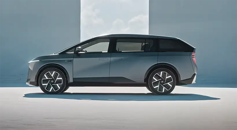 A pesar de su gran tamaño (5,195 mm de largo, 1,995 mm de ancho y 1,785 mm de alto), los conductos S y las cortinas de aire contribuyen a reducir su resistencia aerodinámica a un coeficiente de 0.23 cd. Foto: Foxtron