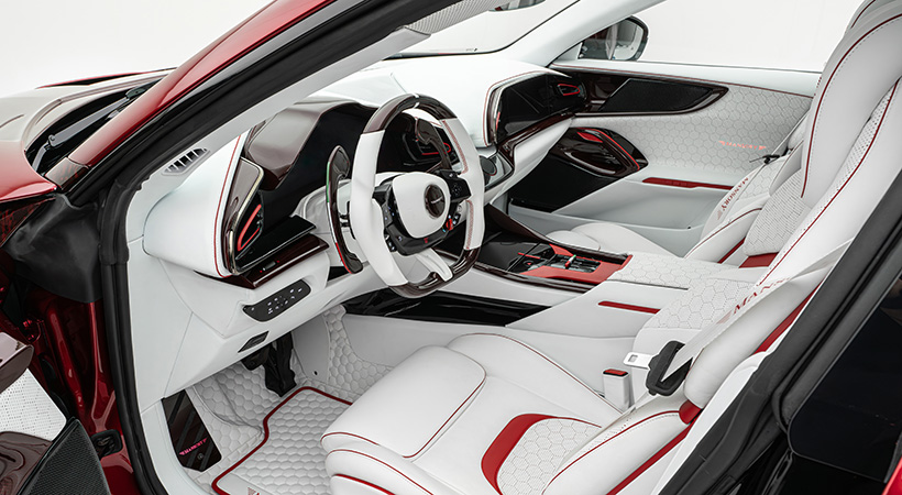 Cuero de diferentes colores y acabados en fibra de carbono son algunos de los elementos que definen el habitáculo. Foto: Mansory