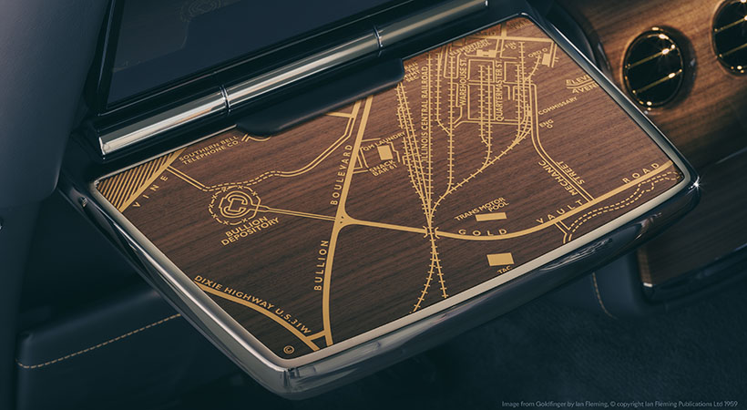 Los ingenieros de la marca también diseñaron un mapa ficticio de Fort Knox (el objetivo de Goldfinger) para las mesas de picnic incluidas en el auto. Foto: Rolls-Royce