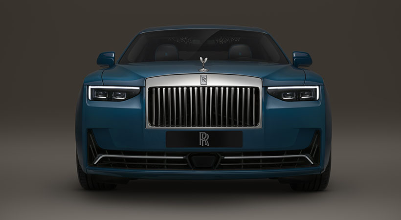 En la parte delantera, el rediseño simplifica las esquinas cuadradas y permite una parrilla un poco más grande.  Foto: Rolls-Royce 