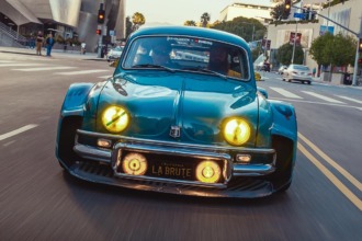 De las arenas al asfalto: Renault Dauphine con motor VR6 de Volkswagen