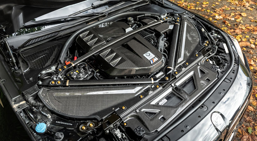 El motor cuenta con diferentes accesorios fabricados con fibra de carbono. Foto: Manhart