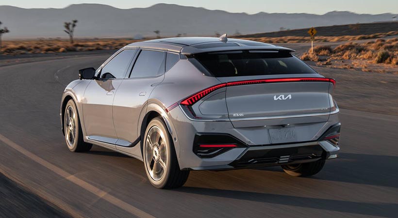 La carga rápida sigue siendo un punto fuerte, con un sistema de 800 voltios y un puerto de carga reubicado para mayor comodidad. Foto: Kia