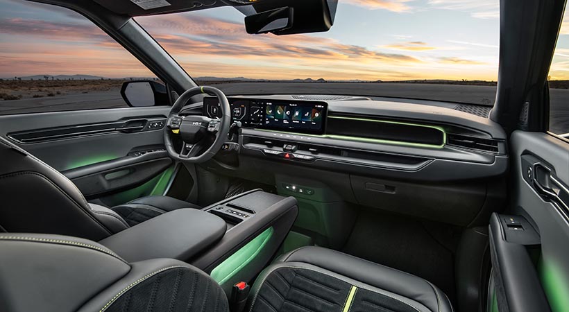 Los asientos deportivos cuentan con refuerzos adicionales y estánn tapizados en Alcántara. Foto: Kia 