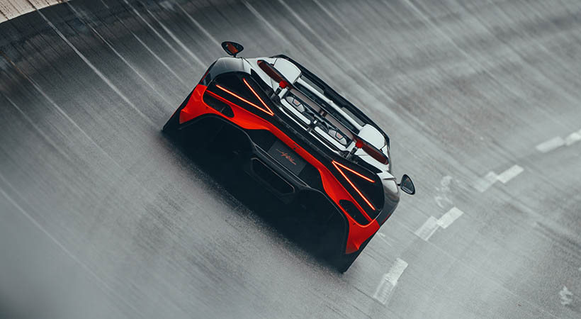 Incluso Bugatti, marca reconocida por su altísimo nivel de exclusividad, consiguió vender diez unidades a clientes hispanos. Foto: Bugatti