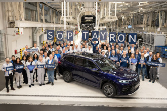 El primer Volkswagen Tayron sale de la línea de producción en Wolfsburg