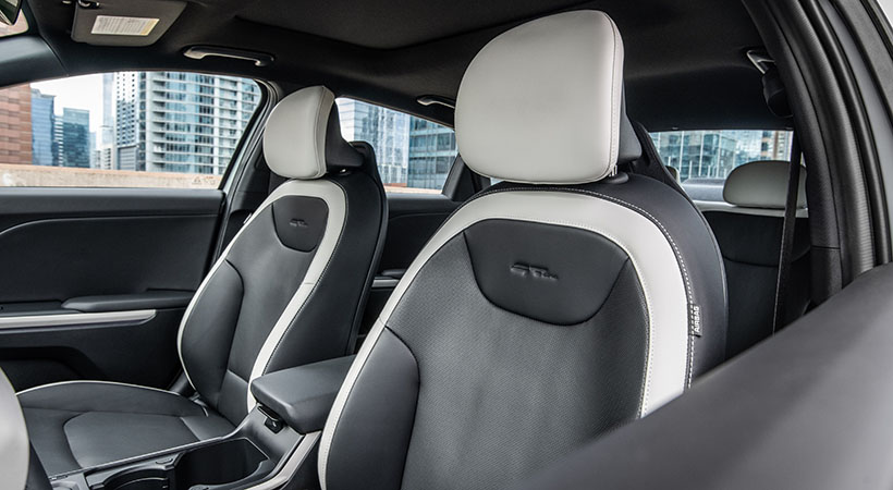 Los asientos son amplios y cómodos. Foto: Kia