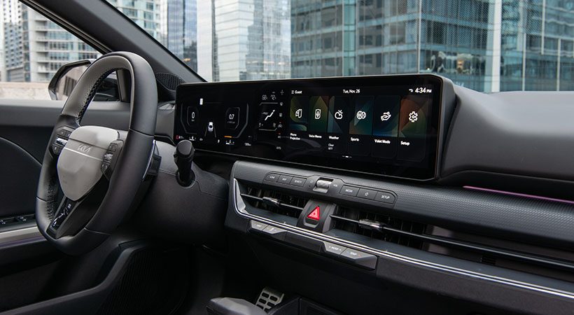 El tratamiento antideslumbrante de la pantalla de infotenimiento no es el mejor. Foto: Kia