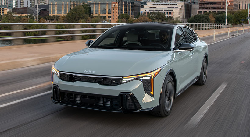 El K4, sustituto del Forte, fue recientemente galardonado con el Top Safety Pick del IIHS. Foto: Kia