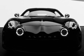 Alpine A110 S Monochromatic: Una obra maestra en blanco y negro