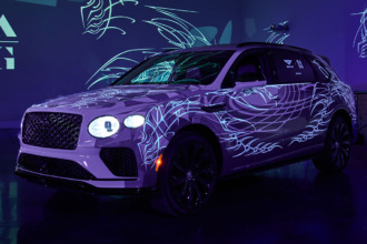 Bentley y Bang Bang: Tatuajes que cobran vida en un lienzo de lujo