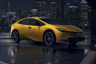 Toyota Prius 2025: Cambios ligeros y nuevo acabado Nightshade