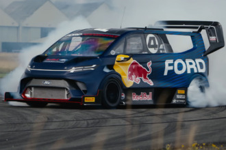 Ford SuperVan 4.2, un gigante domina la pista de Top Gear