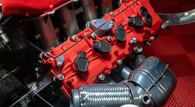 Sobre el motor se asienta una superficie de vidrio templado. Foto: RM Sotheby´s