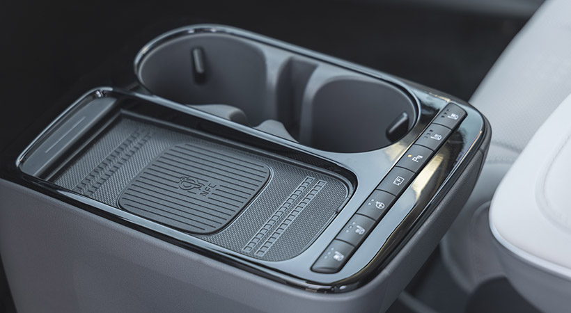 A nivel interior, tenemos una consola central actualizada. Foto: Hyundai