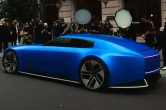 Video: Jaguar Type 00 se pasea por las calles de París