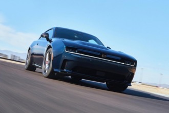 Dodge Charger Daytona Scat Pack Track Package 2024: Potencia moderna con espíritu clásico